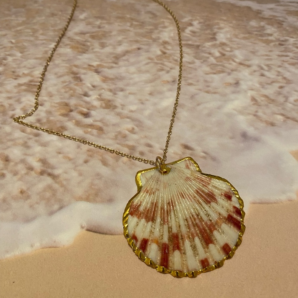 Gold Trimmed Shell Pendant Necklace